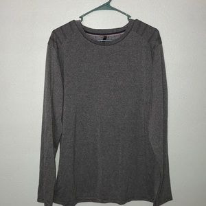 Men’s gray long sleeve